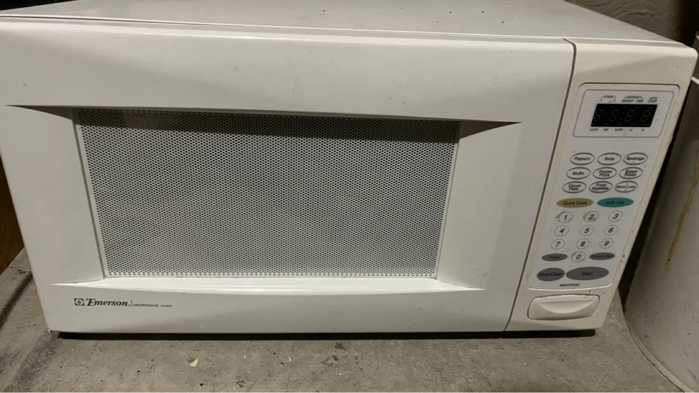 Emerson Microwave Oven