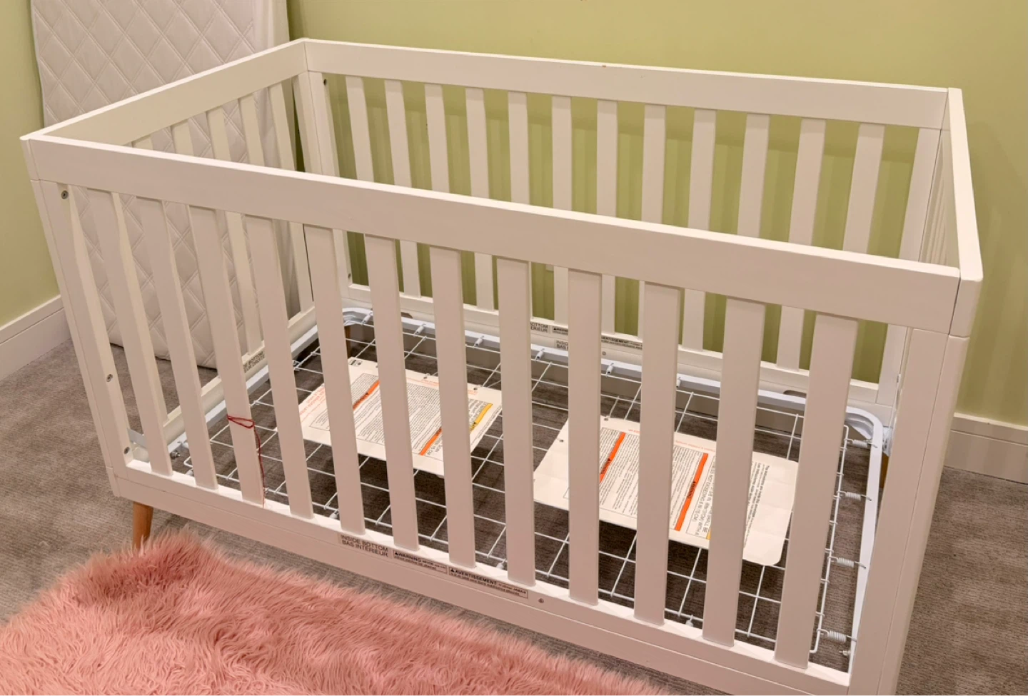 Delta Essex 4-in-1 Convertible Crib