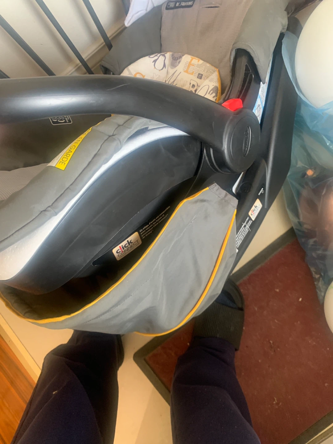 Graco SnugRide Infant Car Seat - photo 2