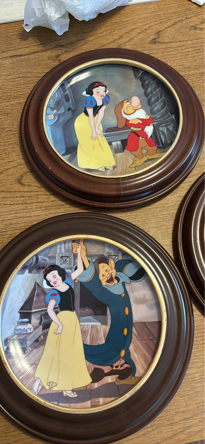 Disney Snow White Collector Plates (Set of 3) - photo 2