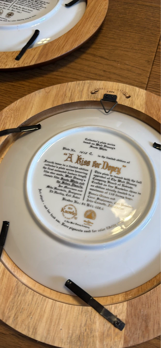 Disney Snow White Collector Plates (Set of 3) - photo 4
