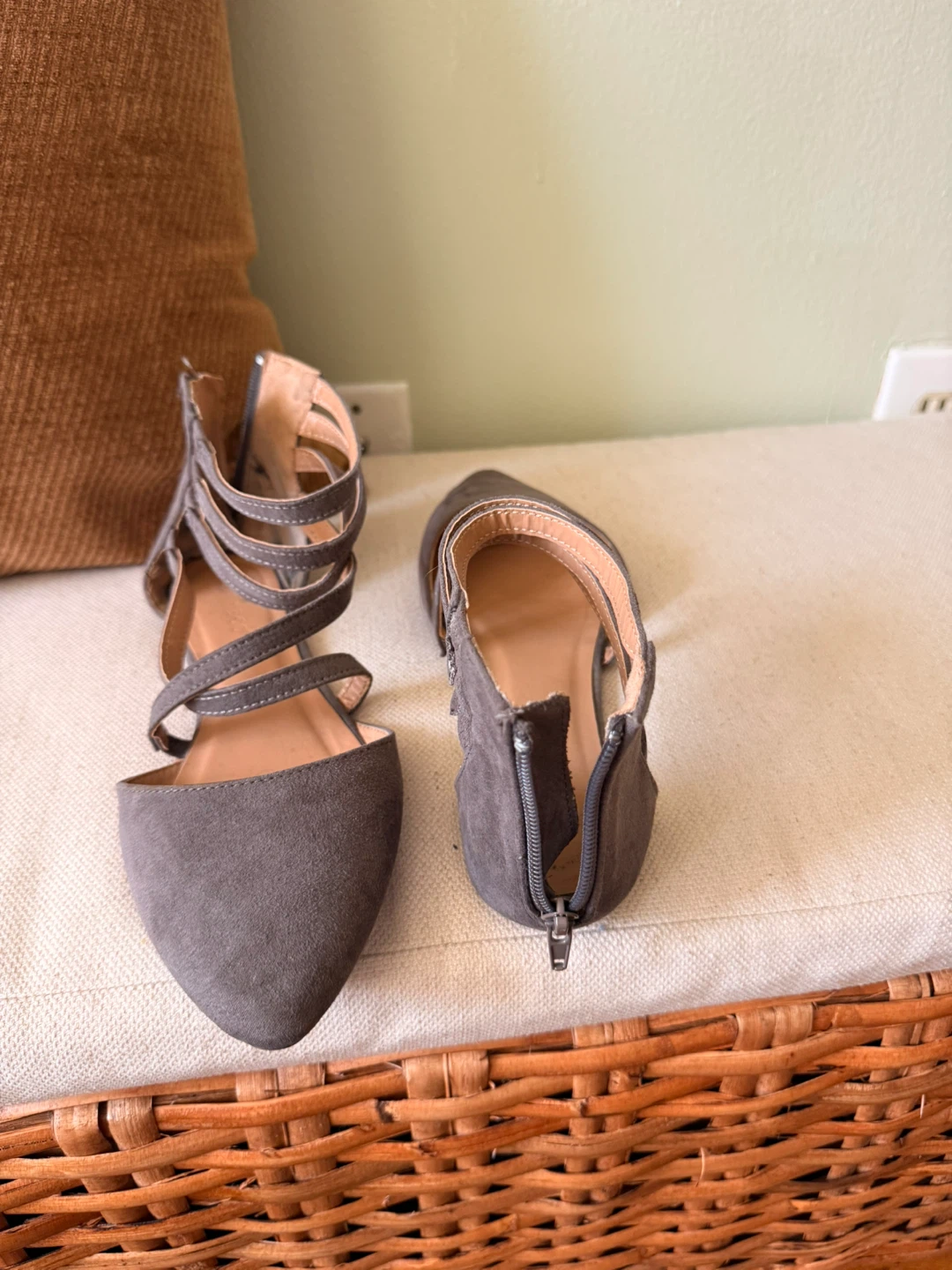 American Eagle Grey Faux Suede Ballet Flats - photo 2