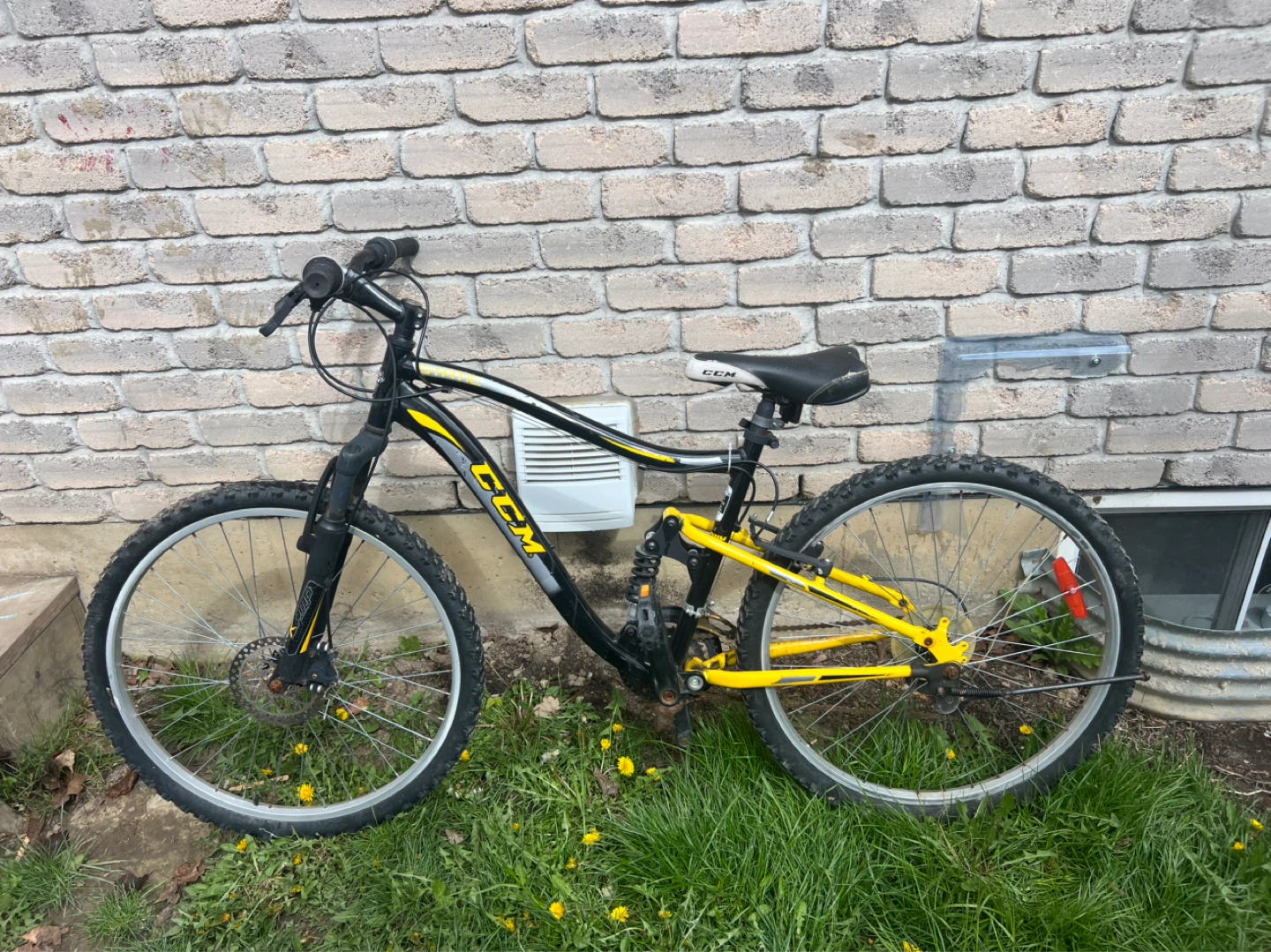 CCM Mountain Bike - Black and Yellow