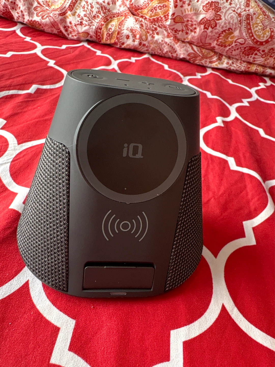 iQ Wireless Charging Speaker