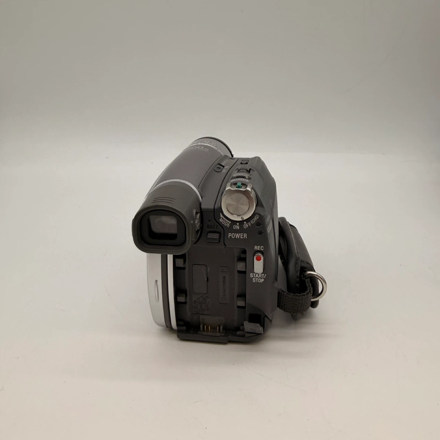 Sony DCR-HC26 MiniDV Handycam Camcorder Bundle - photo 2