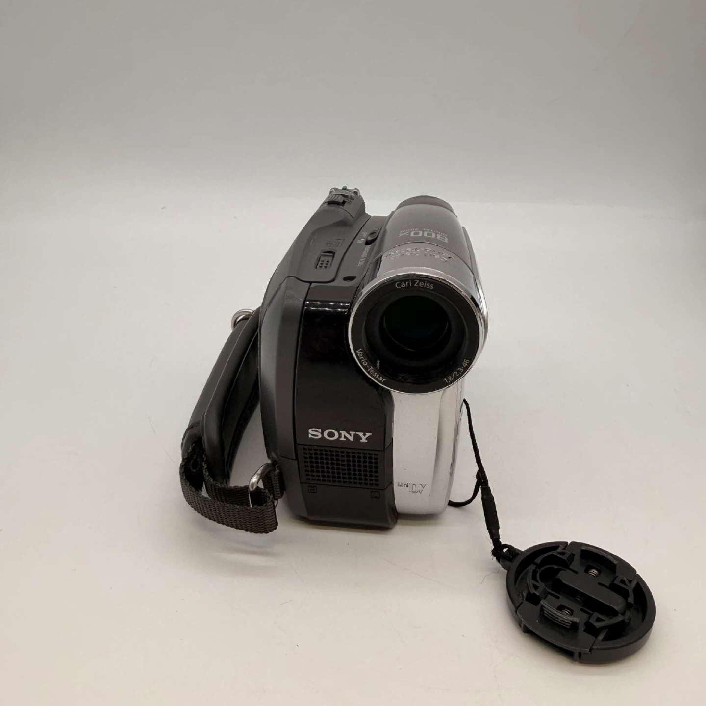 Sony DCR-HC26 MiniDV Handycam Camcorder Bundle - photo 4