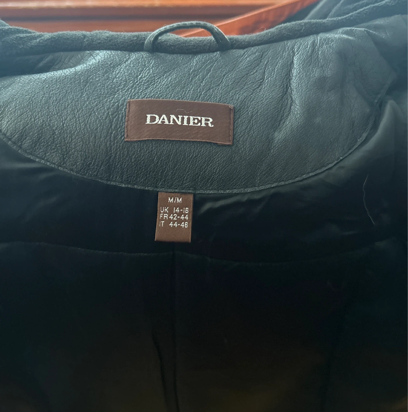 Orange leather coat - photo 4