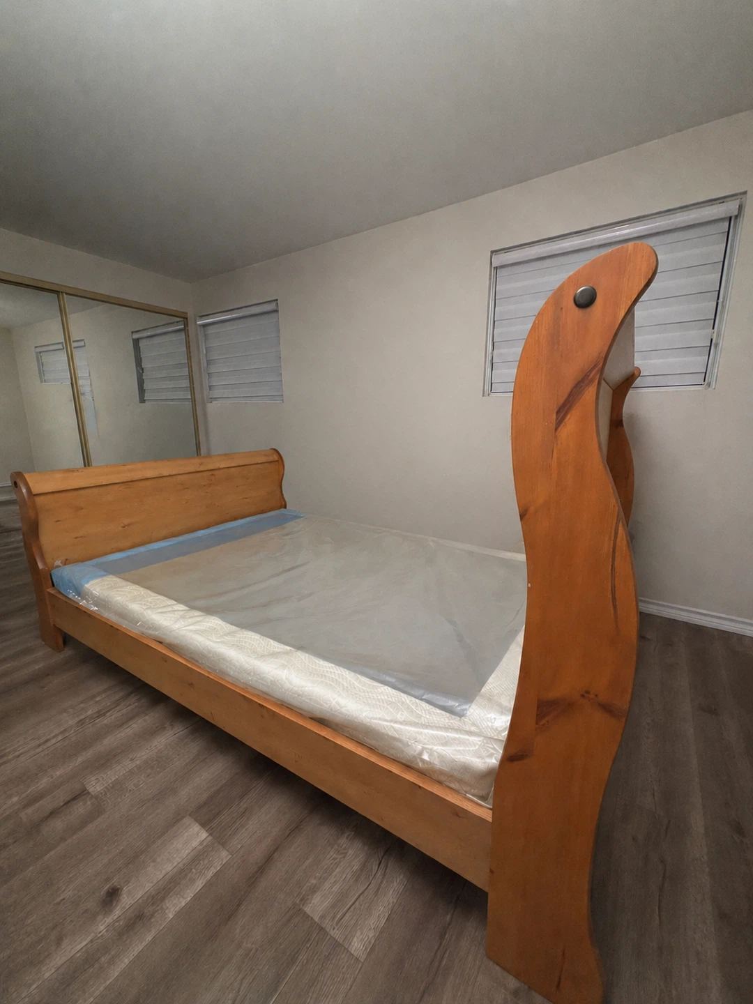 Wooden Bed Frame (FULL/DOUBLE) - photo 4