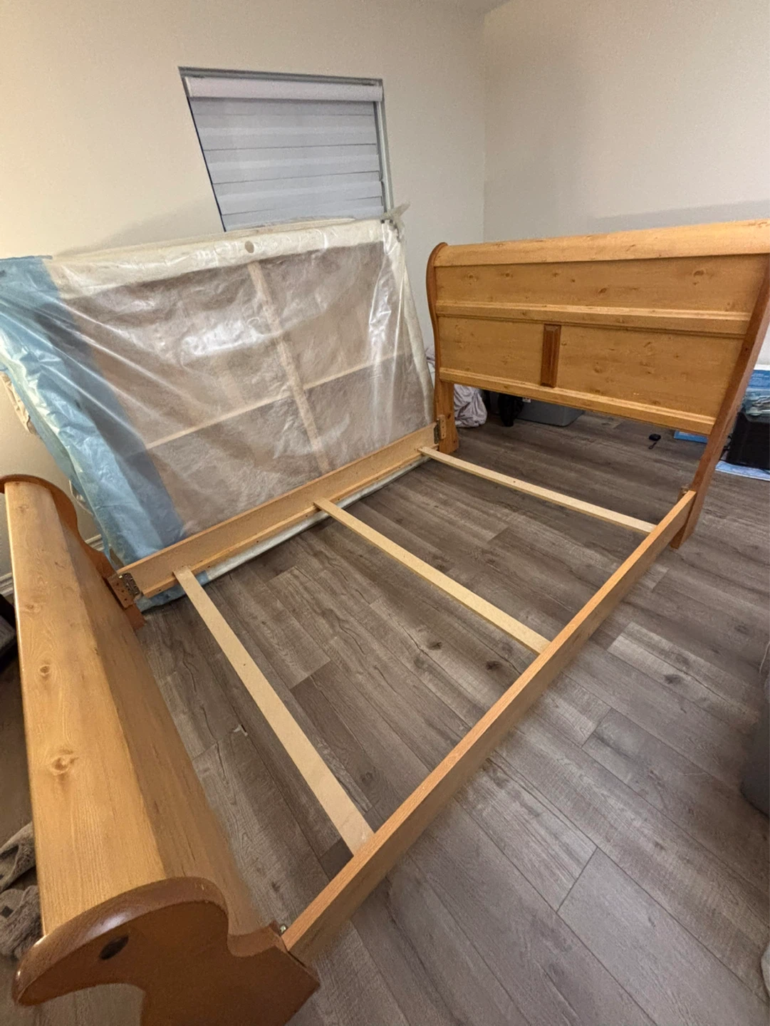 Wooden Bed Frame (FULL/DOUBLE) - photo 2