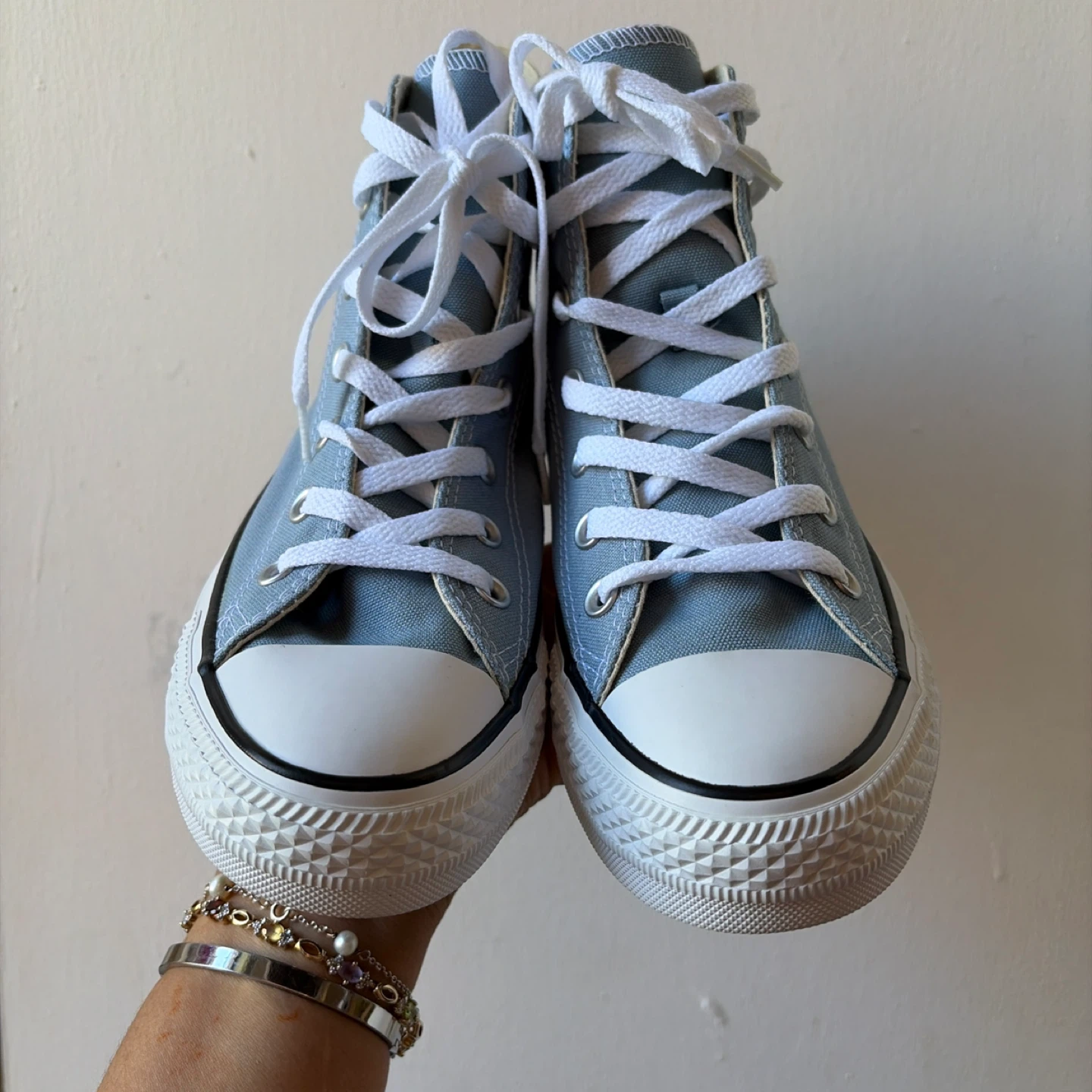 Converse man’s 6 womens 8