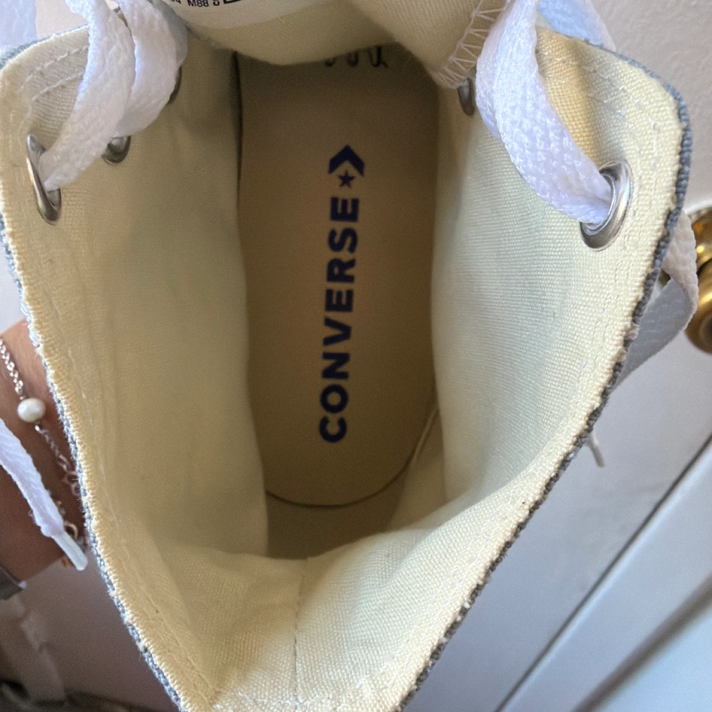 Converse man’s 6 womens 8 - photo 5