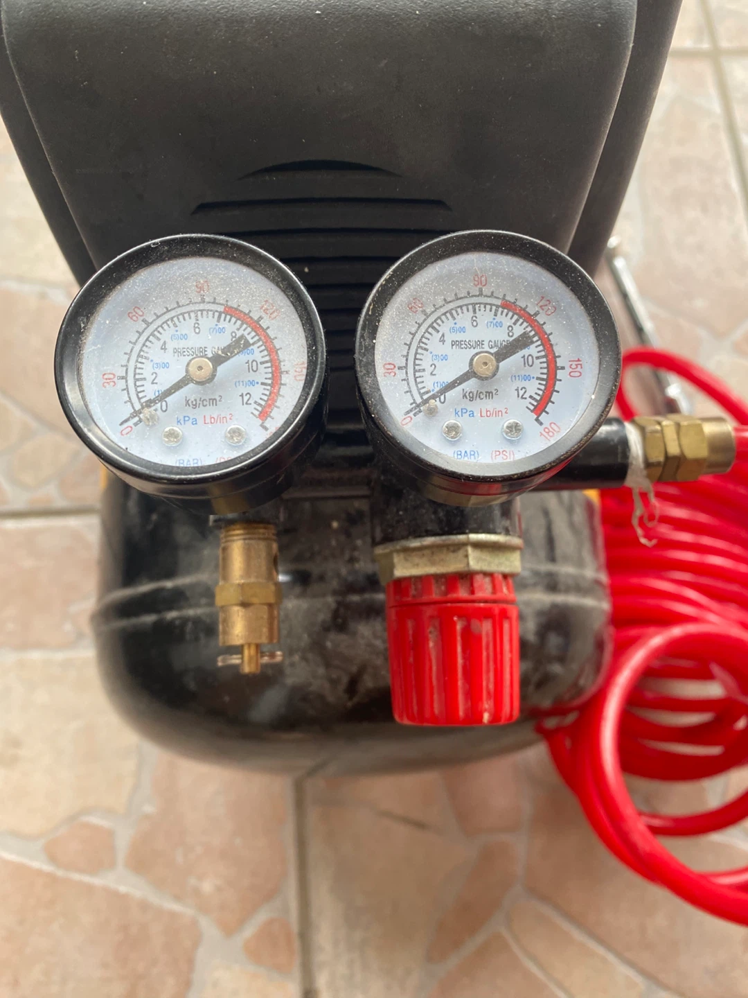 STEELE 3 Gallon 1/3 HP Air Compressor SP-CE043 - photo 2