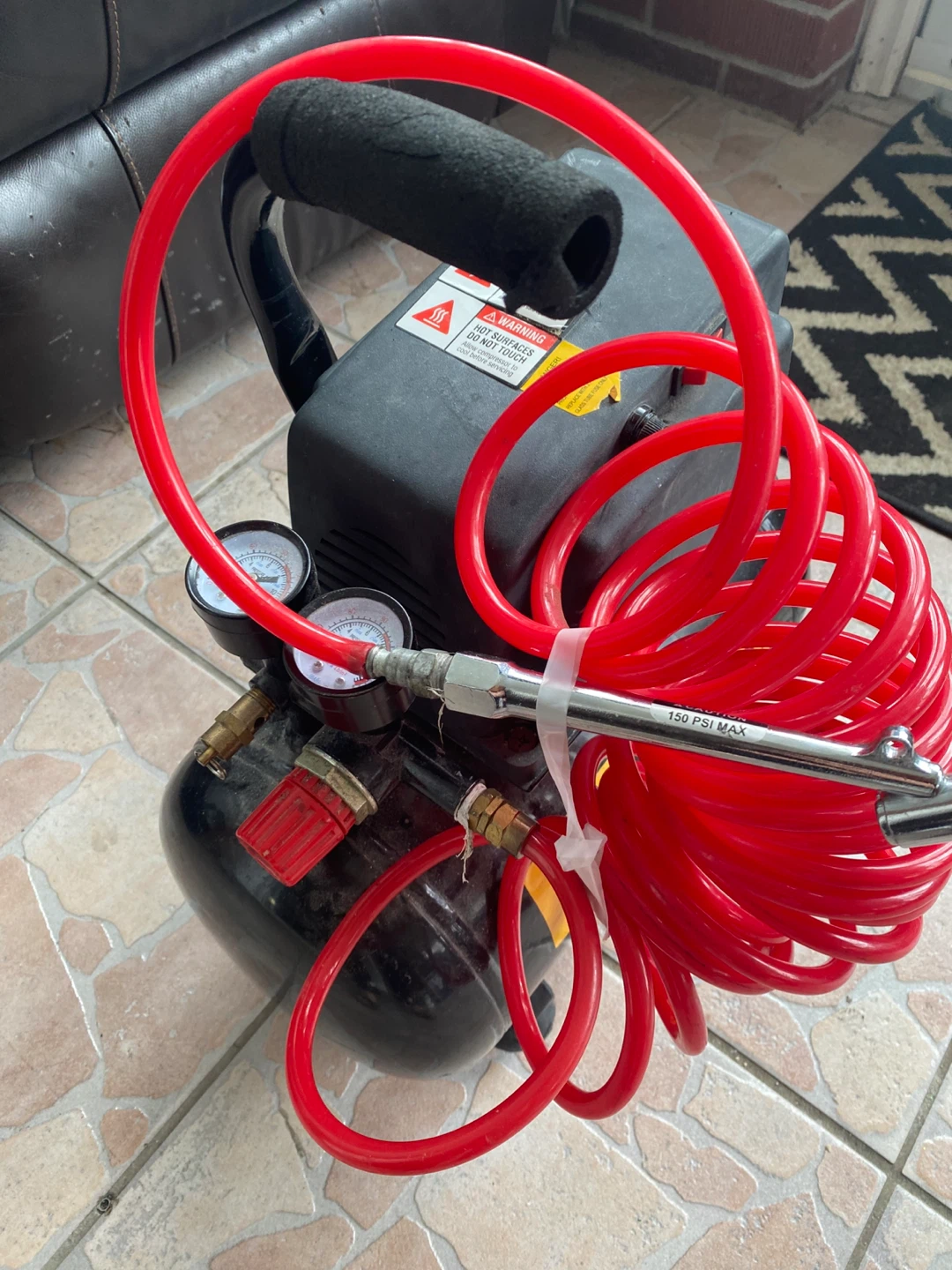STEELE 3 Gallon 1/3 HP Air Compressor SP-CE043 - photo 4