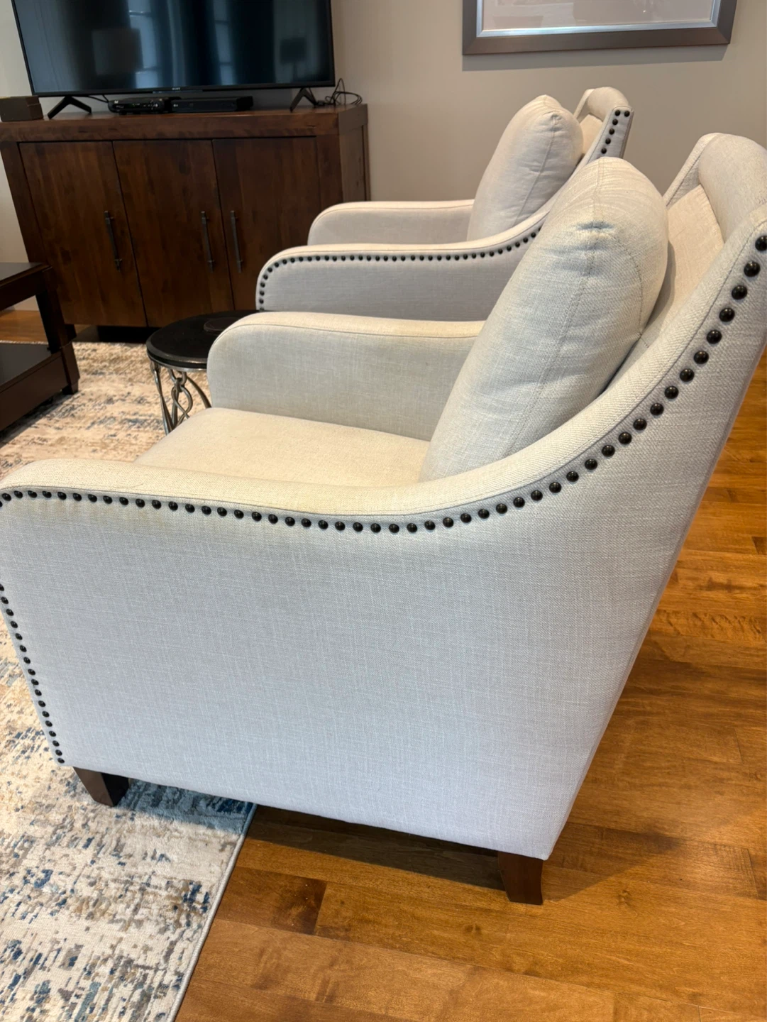 Set of 2 Accent Chairs - Cream Linen with Stud Detail - photo 3