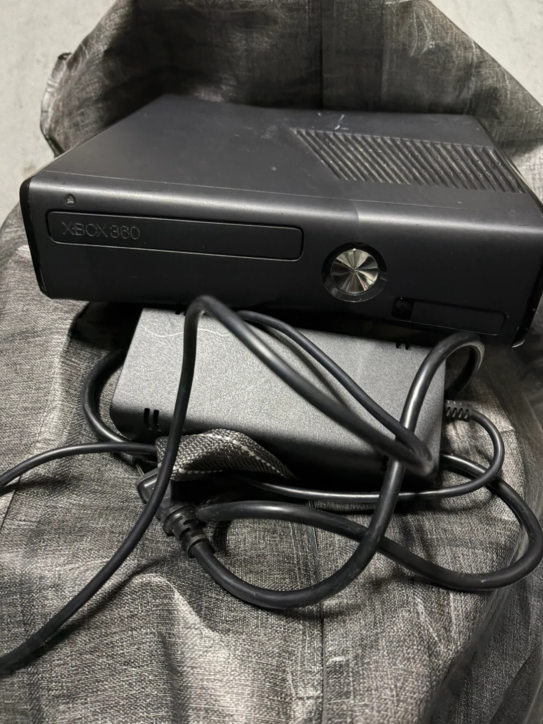 Xbox 360 Console Bundle with 2 Controllers and 5 Games
