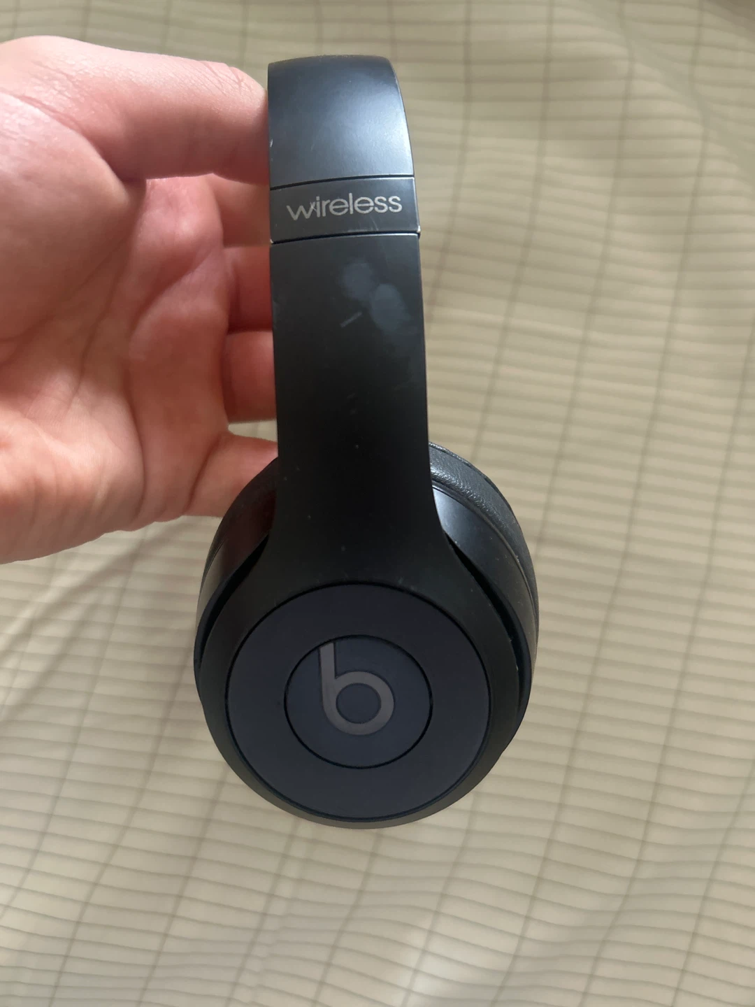 Beats Solo3 Wireless On-Ear Headphones - Matte Black - photo 2