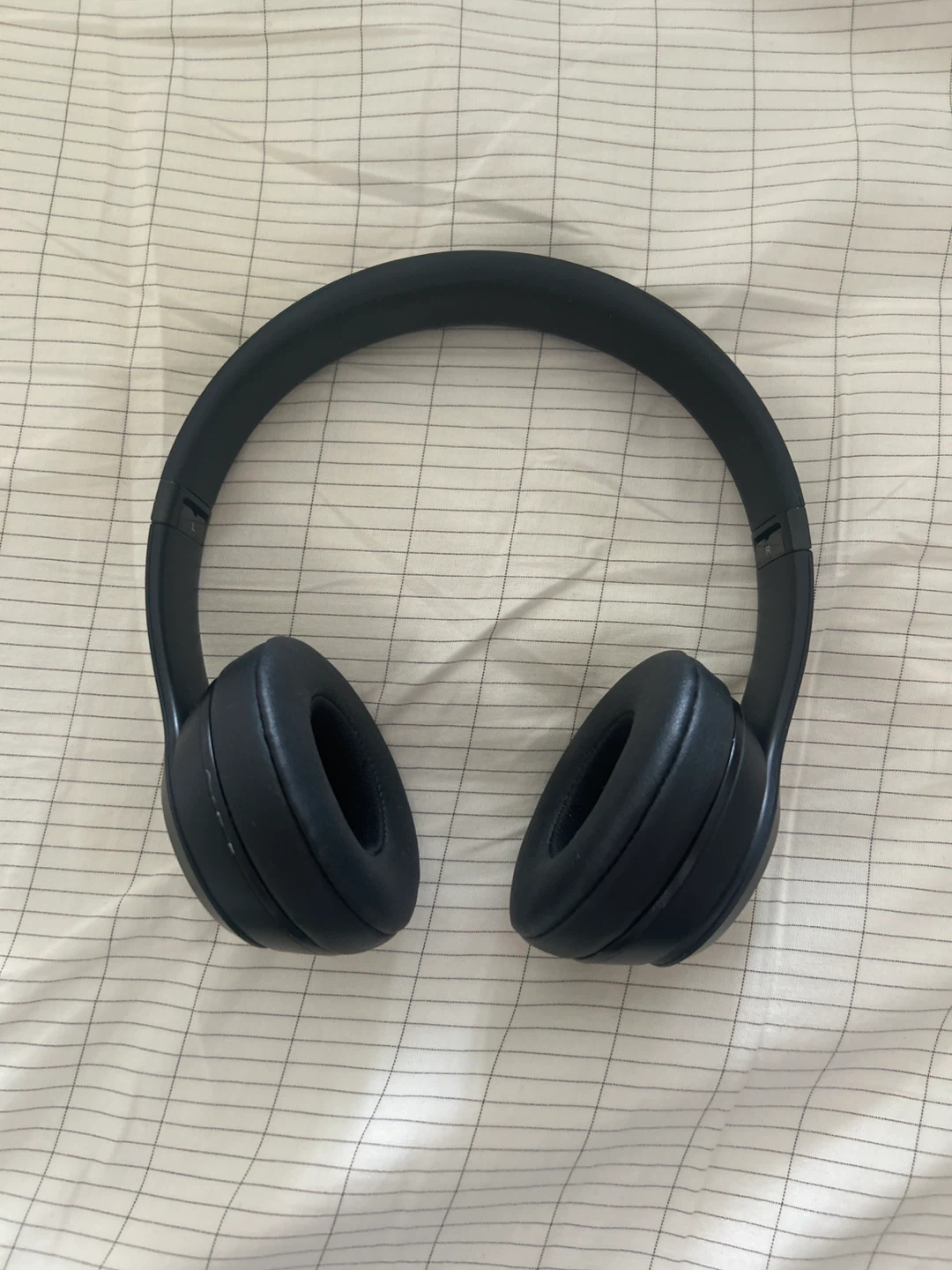 Beats Solo3 Wireless On-Ear Headphones - Matte Black