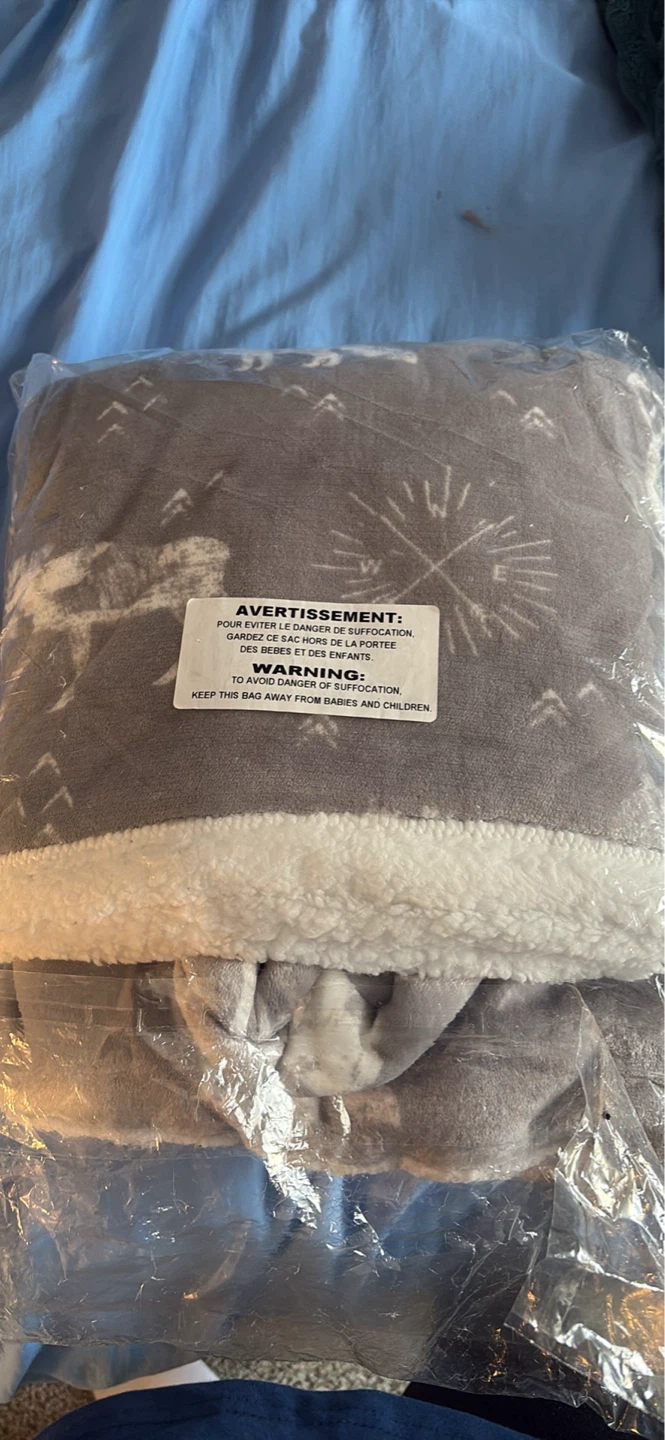 Safdie & Co. Hooded Flannel Throw with Sherpa Lining - photo 2