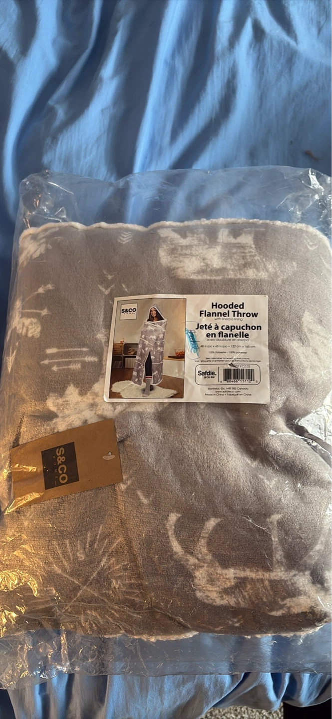 Safdie & Co. Hooded Flannel Throw with Sherpa Lining