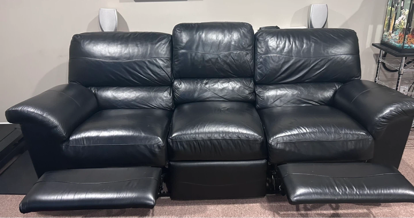 Authentic La-Z-Boy Reese Black Genuine Leather Reclining Sofa - photo 2