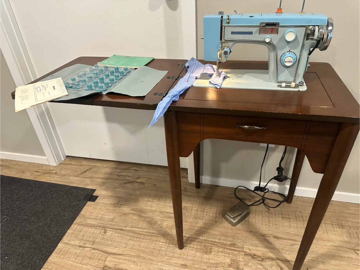 Kenmore Sewing Machine C877.781 - photo 2