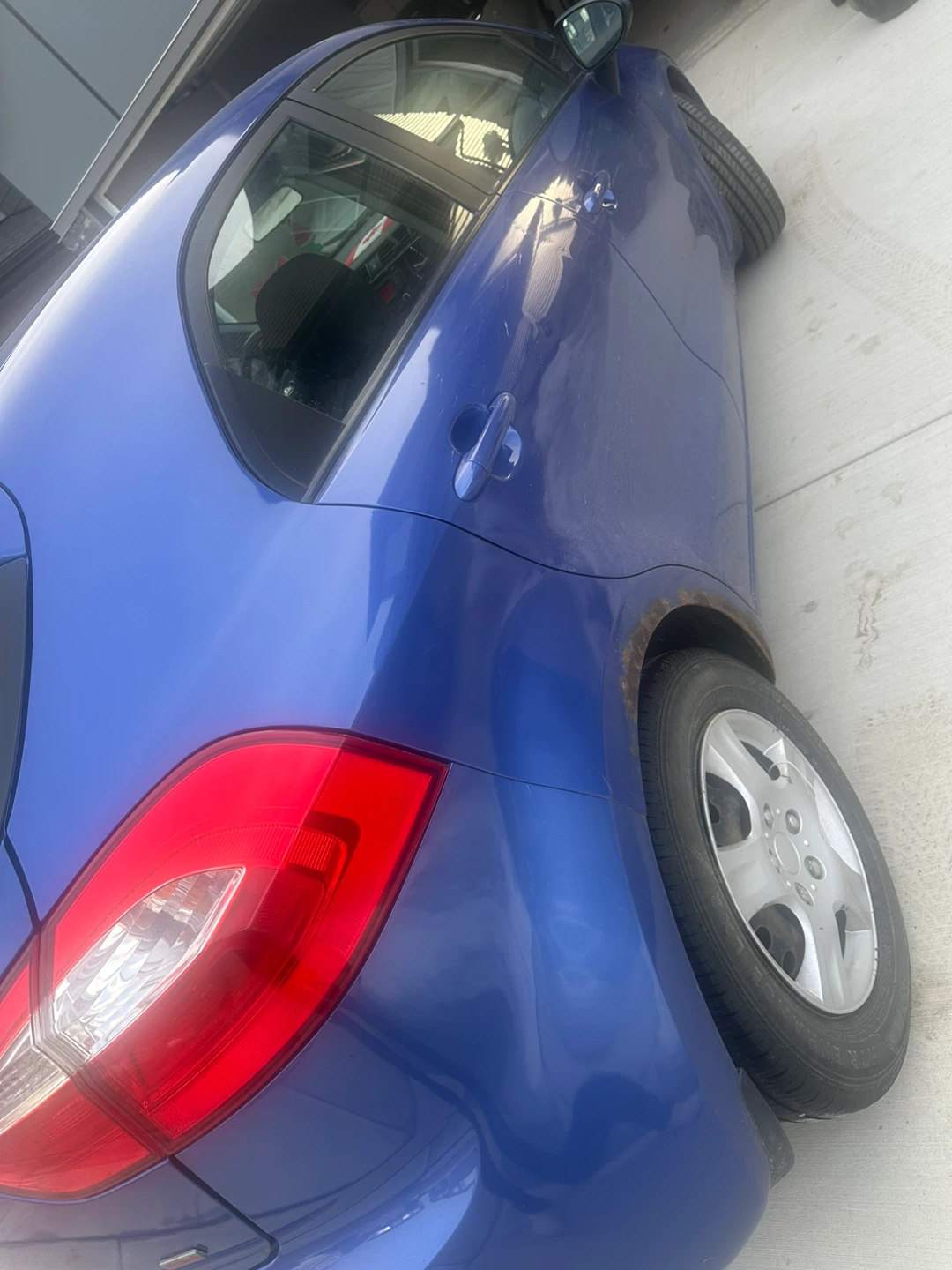 2013 Kia Rio 5-Door Hatchback Blue - photo 2