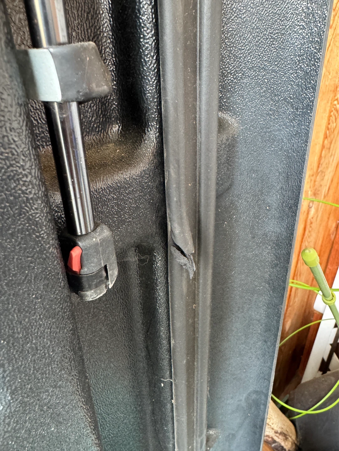 Composite Truck Box Lid - photo 4