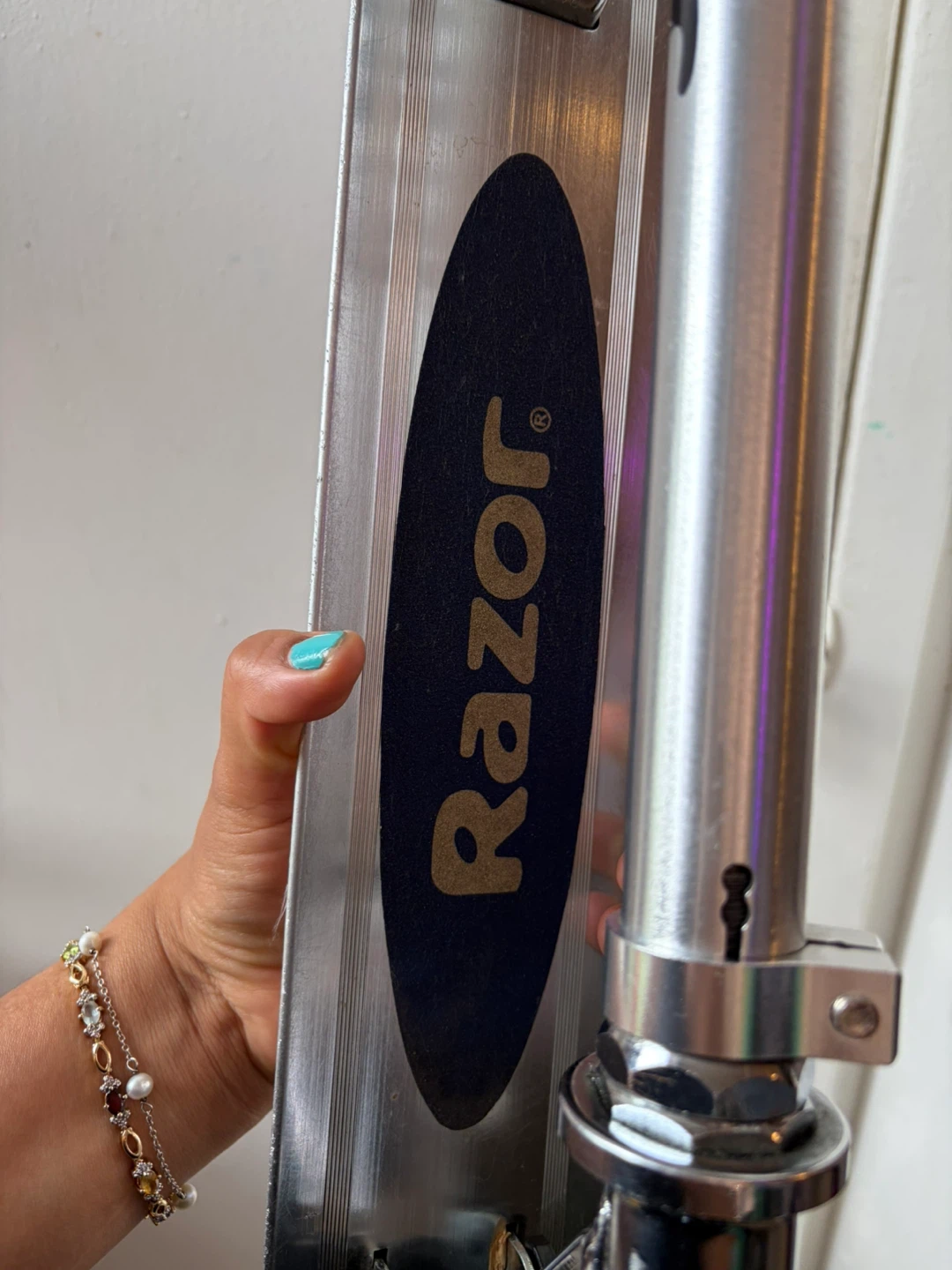 Razor Lightweight, Foldable, Aluminum scooter - photo 4