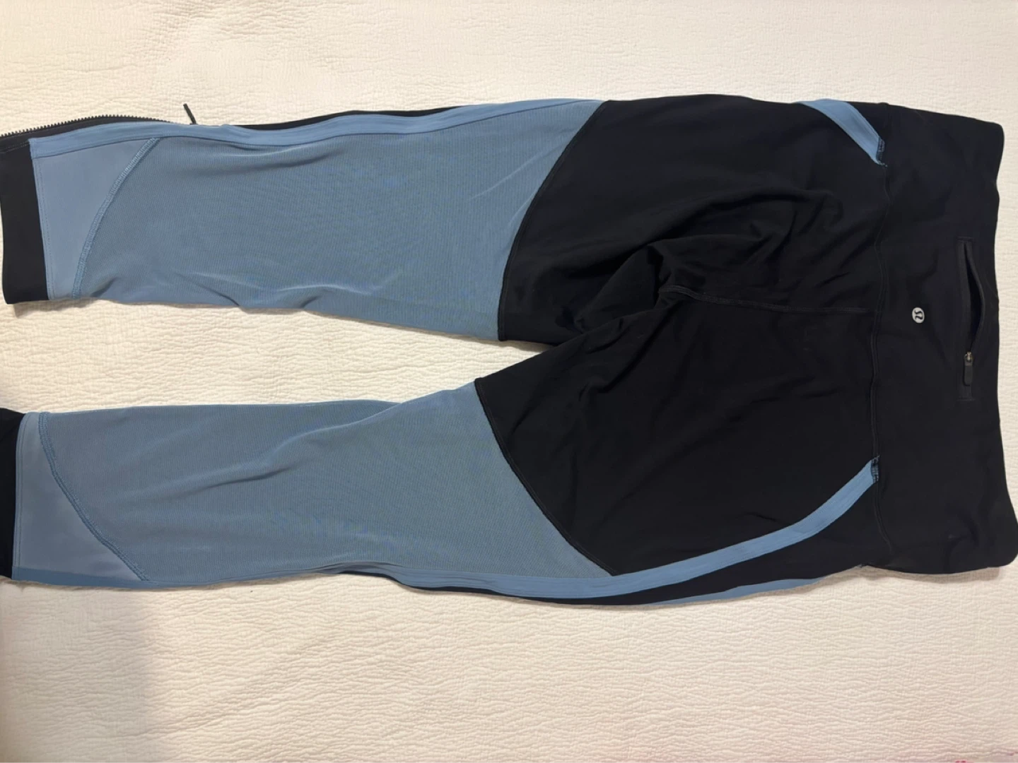 Lululemon Black & Blue Athletic Capris Size 12 - photo 3