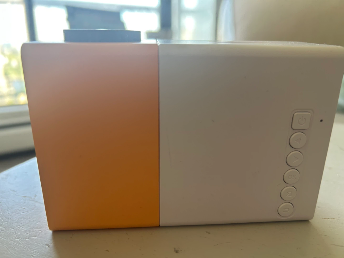 LED Mini Projector with Remote - photo 5