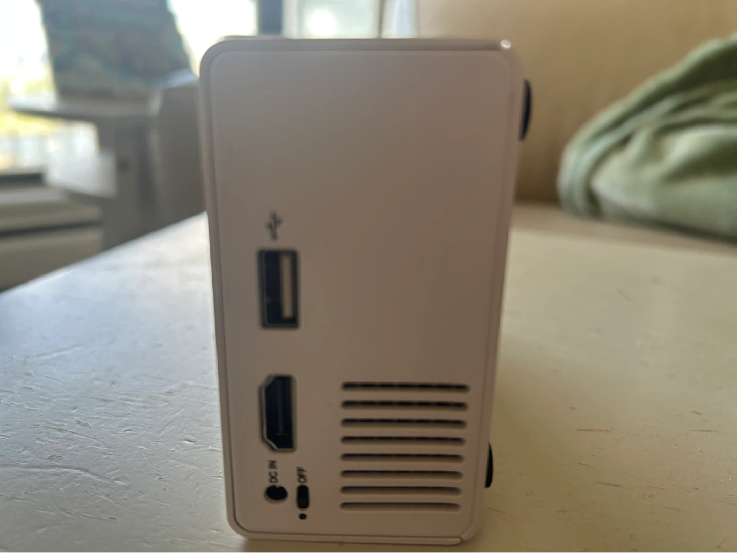 LED Mini Projector with Remote - photo 4