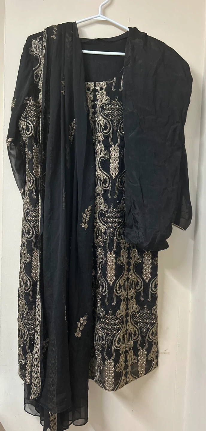 Black Embroidered Kurti with Dupatta - photo 4