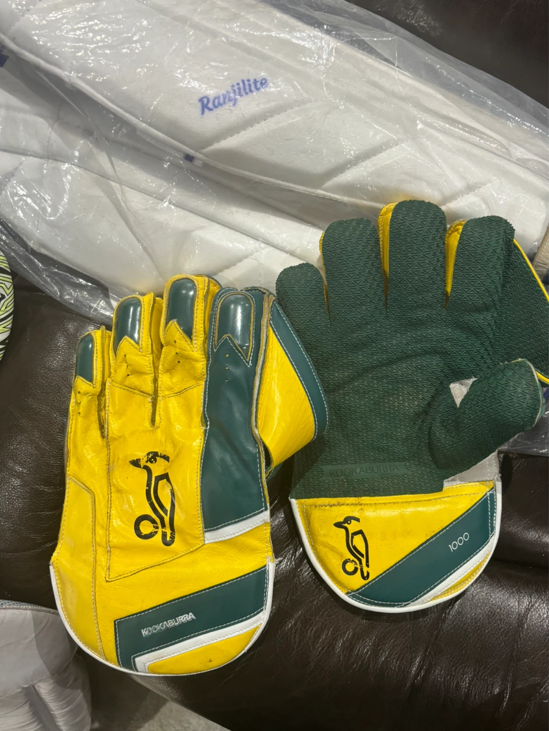 Kookaburra cricket keeping Gloves adult size