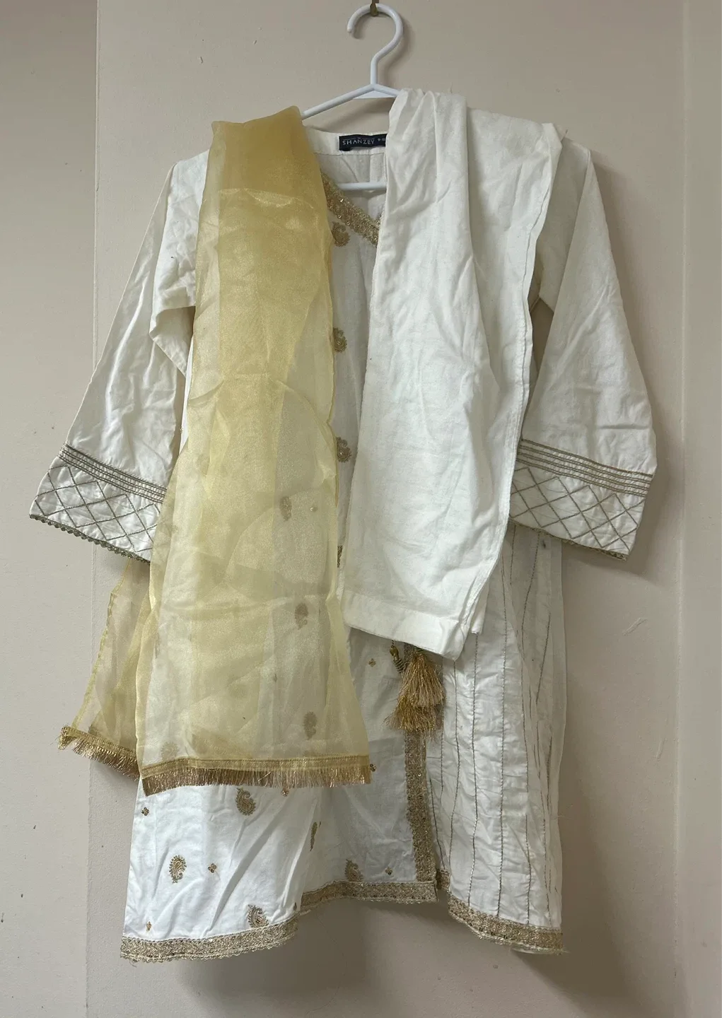 White Embroidered Kurti with Dupatta - photo 4