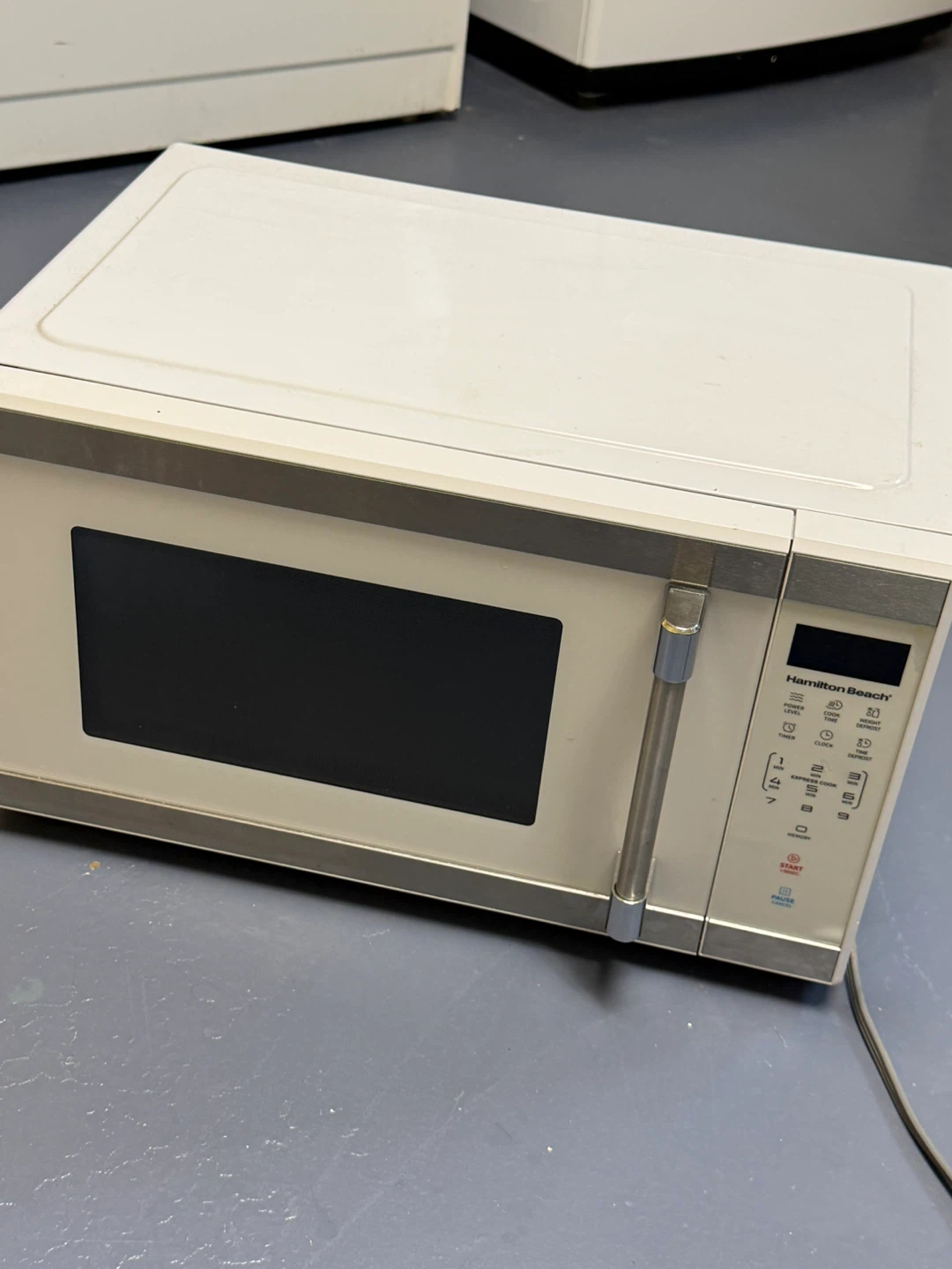 Hamilton Beach Microwave 1000 Watts