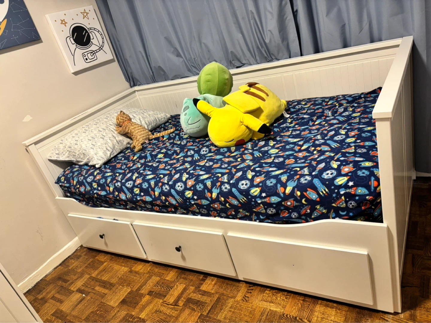 IKEA HEMNES White Daybed with Drawers