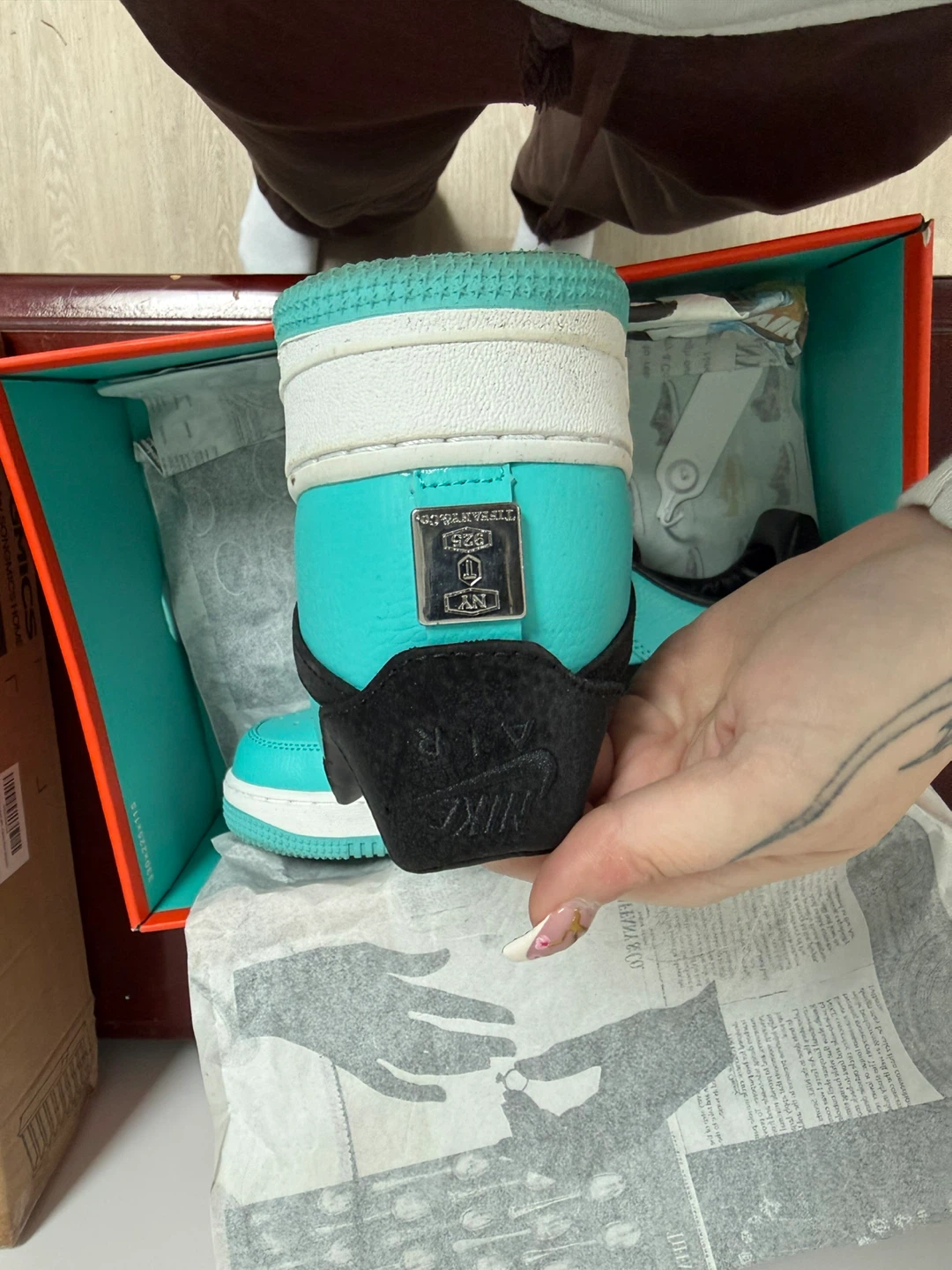 Nike x Tiffany & Co. Air Force 1 ‘1837’ – Size 8.5 (W10) - photo 5