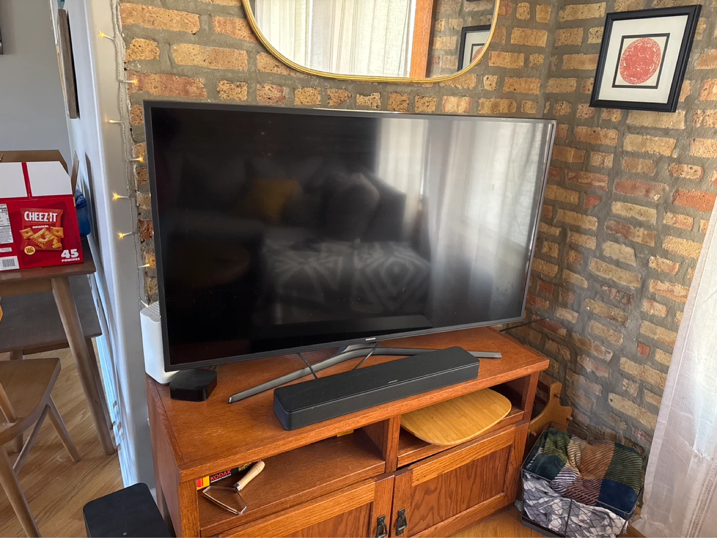 Samsung 4K Smart TV with Soundbar - photo 2