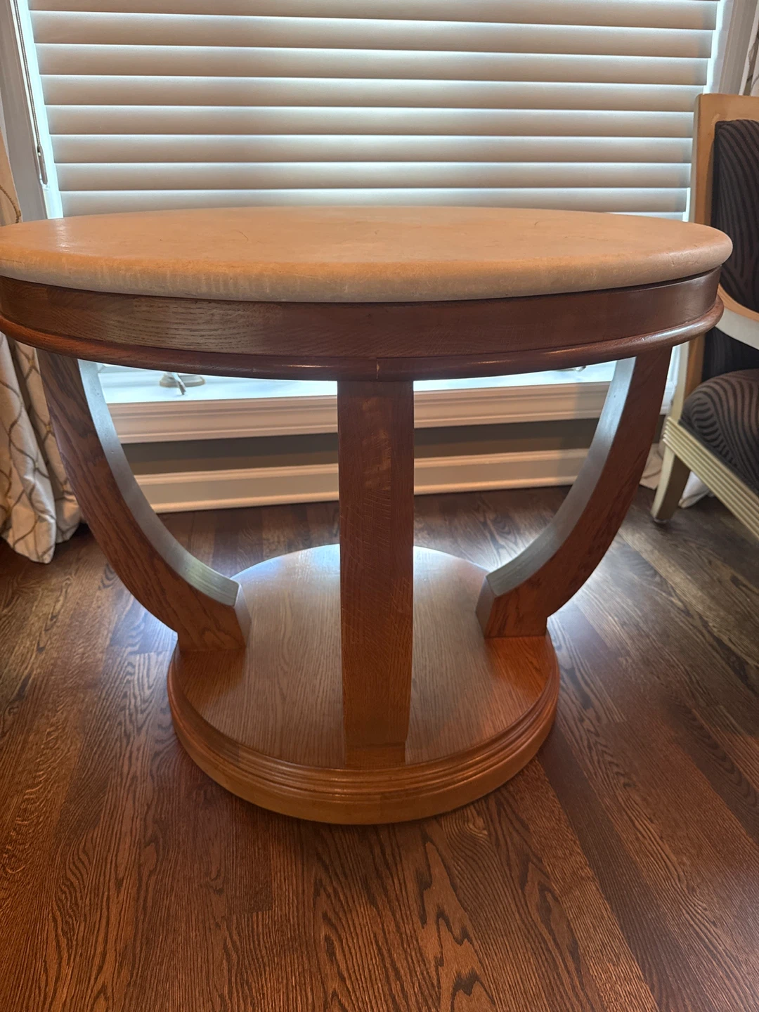 Round Pedestal Accent Table - photo 2