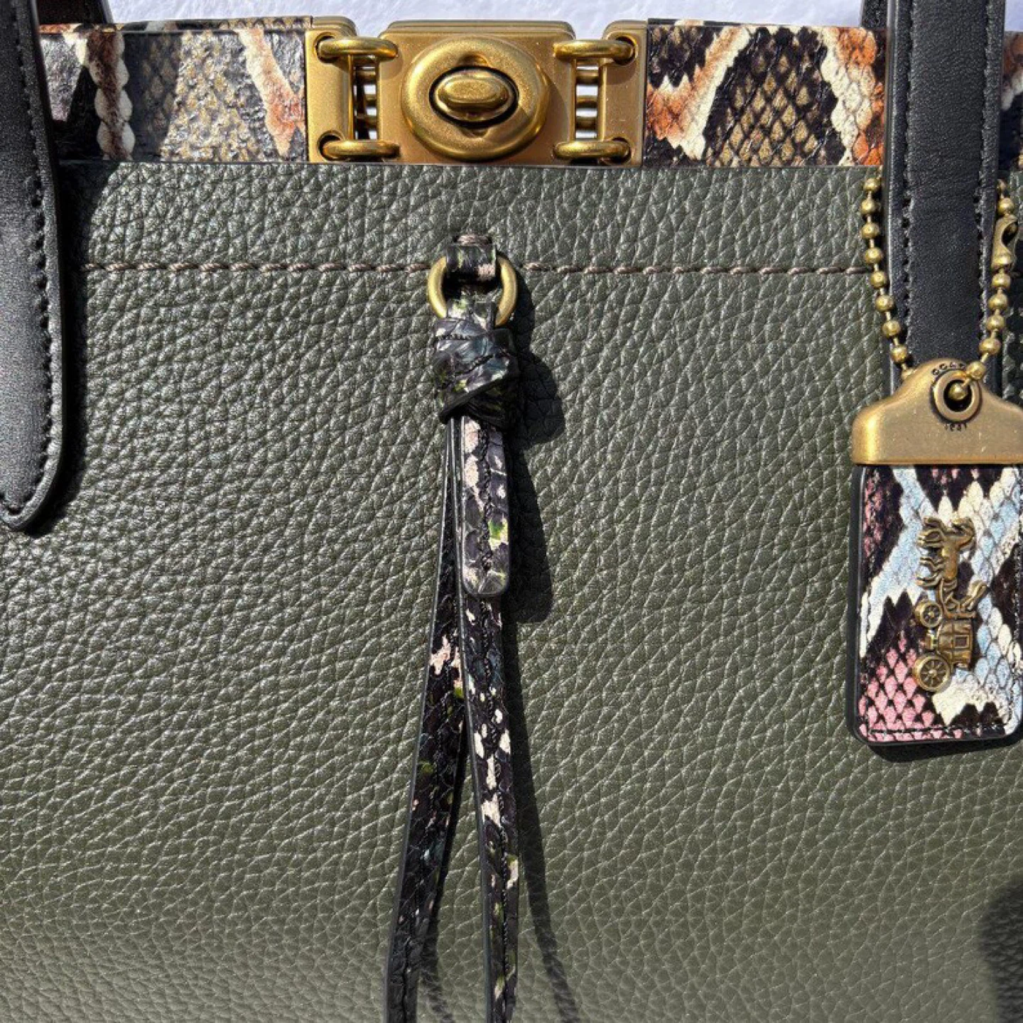 Coach troupe 35 1941 Olive Green Leather Snakeskin Trim Tote Bag - photo 2
