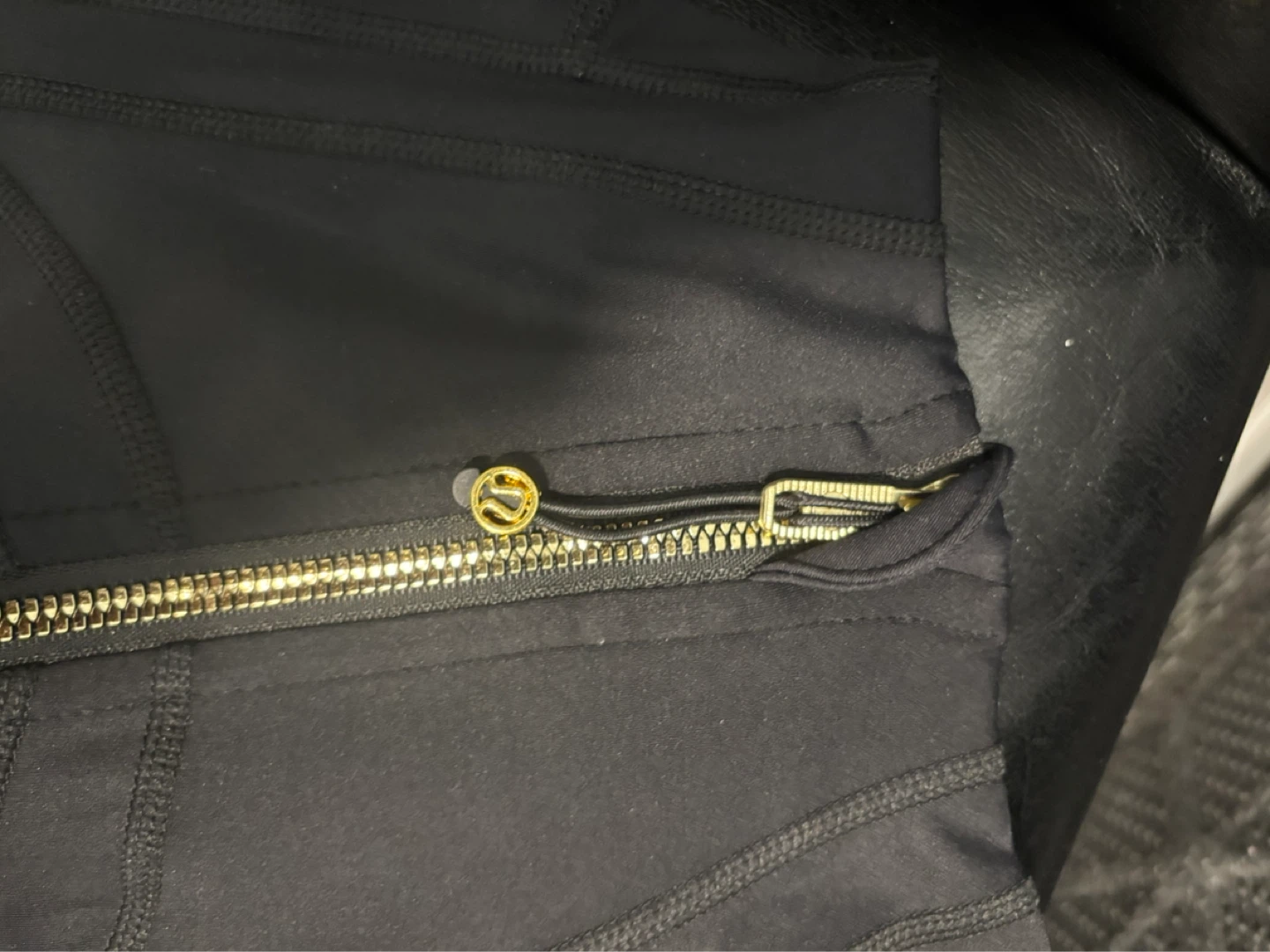 Lululemon  Jacket Size 2 - photo 3