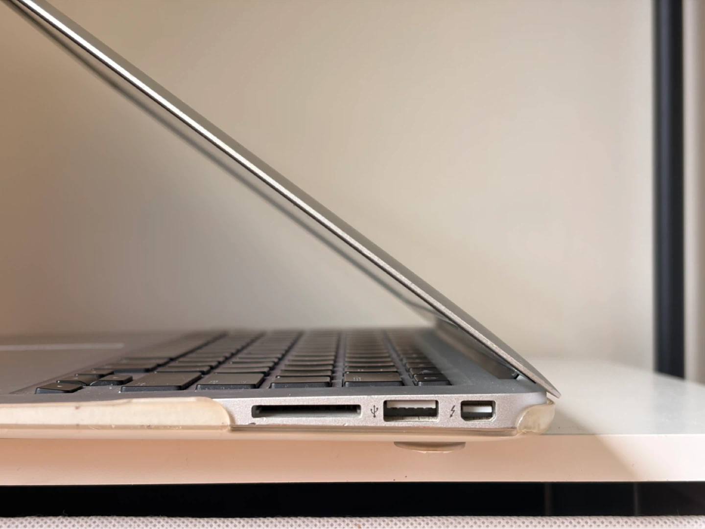 Apple MacBook Air (13-inch, Mid 2014, i5) - photo 5