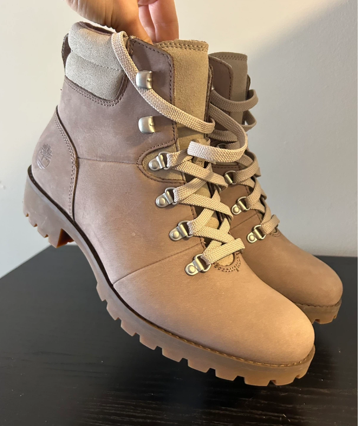 NEW Women’s Timberland Leather Boots (spring / fall). - photo 4