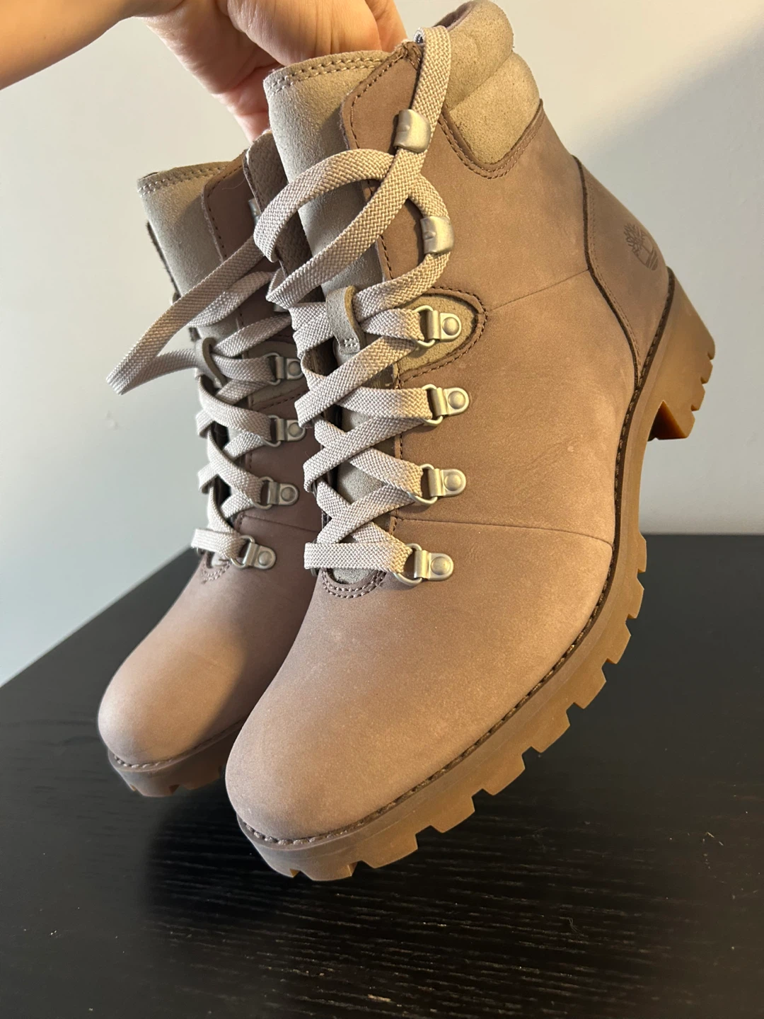 NEW Women’s Timberland Leather Boots (spring / fall). - photo 3
