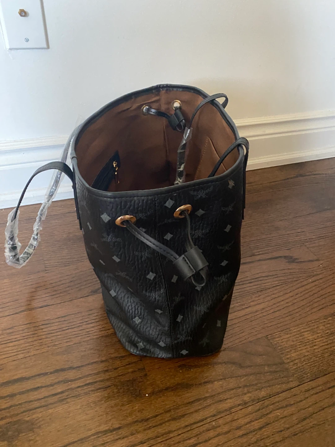 Stylish Black Monogram Tote Bag, New - photo 4