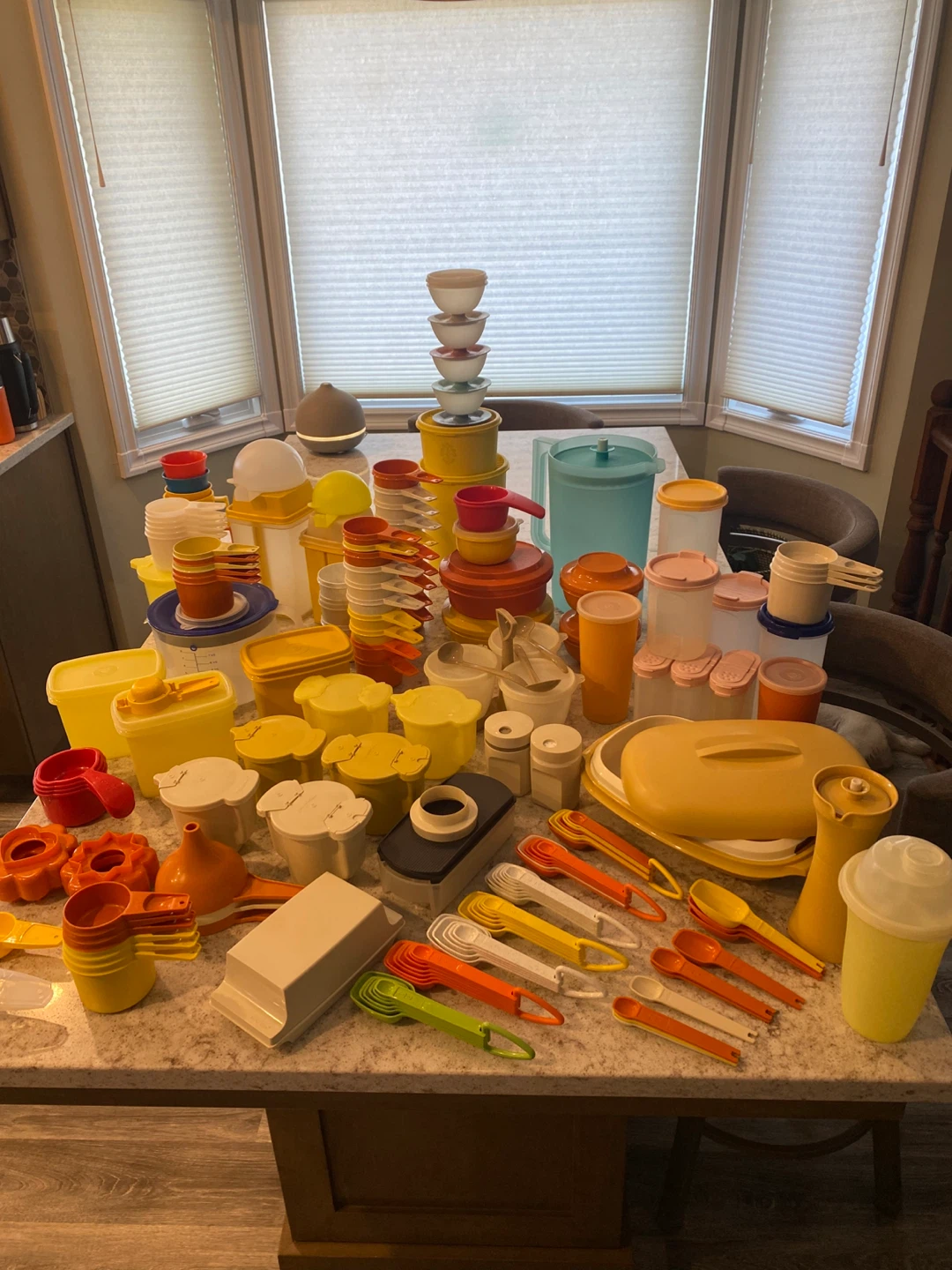 Vintage TUPPERWARE! Read Ad description