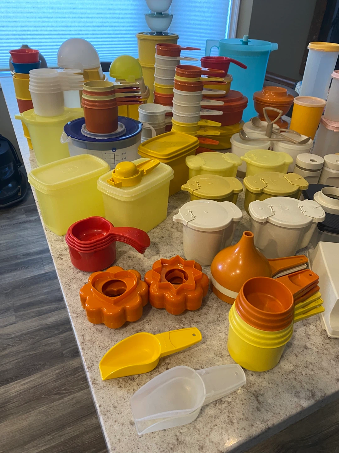 Vintage TUPPERWARE! Read Ad description - photo 2