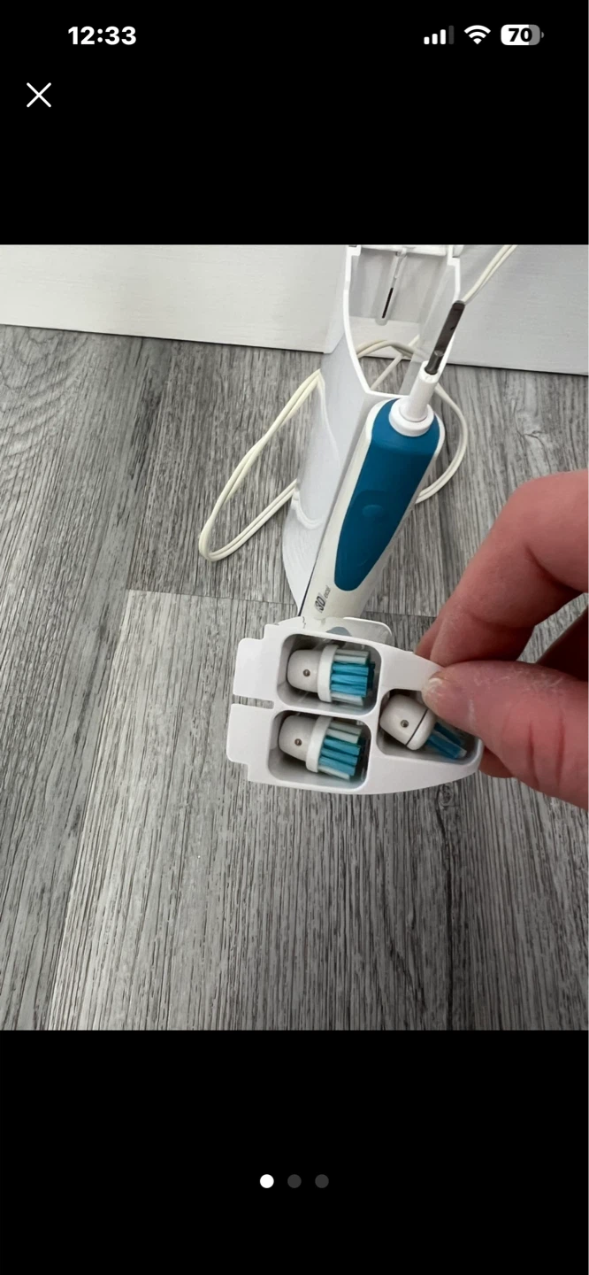 Braun Oral-B Electric Toothbrush with Charger and Brush Heads - photo 3