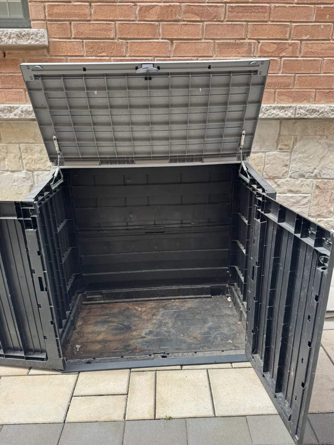 Garbage storage bin - photo 2