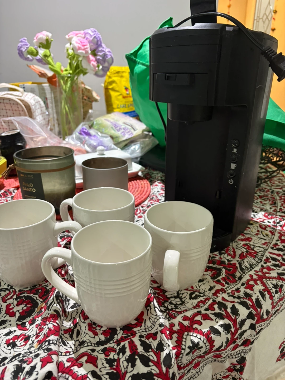 Black Single Serve Coffee Maker with 4 Mugs